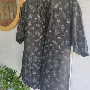 Gap Hawaiian Shirt in Cotton. black with subtle white pattern of palm, fish Sz M